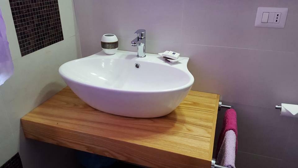 B&B Villa Letizia Inn Кастельбуоно Экстерьер фото